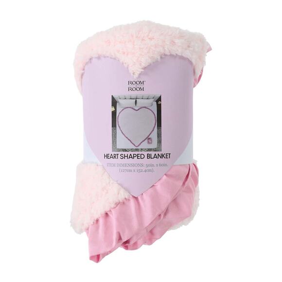 ROOM 2 ROOM Other - 🔥Room 2 Room Heart Shaped Blanket 50in x 60in BNWT🔥
